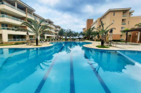 FANTÁSTICO PÉ NA AREIA CUMBUCO, Térreo, 7 Pessoas, 3 Quartos Ar Condicionado, AO LADO CHICO CARANGUEJO, NASCENTE, Ideal para FAMÍLIA com CRIANÇA, Condomínio com PISCINA, WIFI TOP, Maq LAVA ROUPAS, COZ